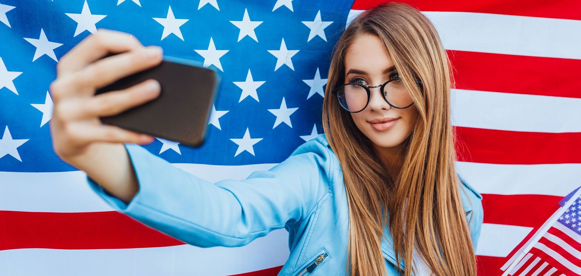 При въезде в США будут проверять соцсети: кого это касается