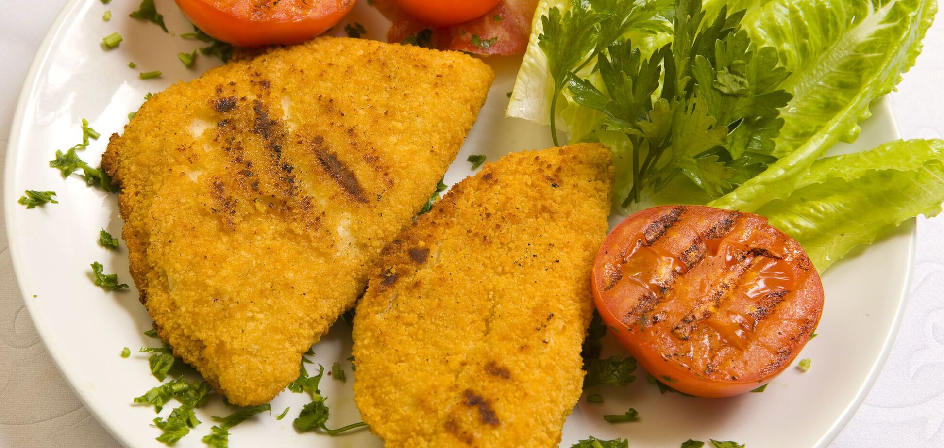 Смачні курячі конвертики в духовці: ділимось рецептом страви на будь-який випадок