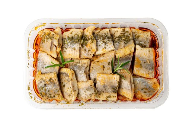 Вкусная скумбрия в томатном маринаде: можно приготовить на праздники или на каждый день