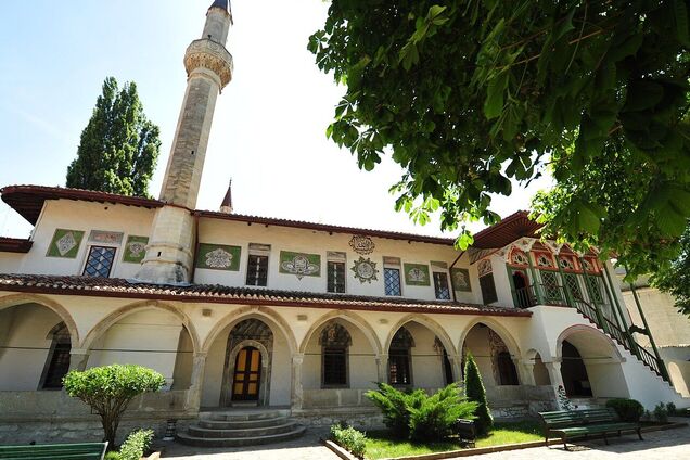 Оккупанты под видом реставрации продолжают разрушать Ханский дворец в Бахчисарае