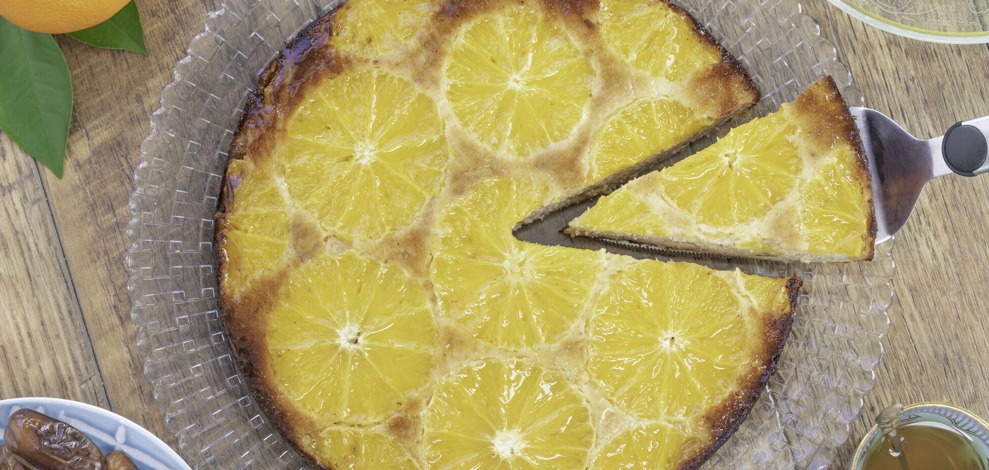 Ароматный пирог с апельсинами к чаю: делимся простым рецептом зимней выпечки