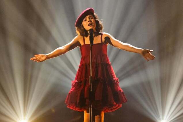 Франція перемогла на Дитячому Євробаченні 2025: текст пісні переможниці та що відомо про Лу Делез