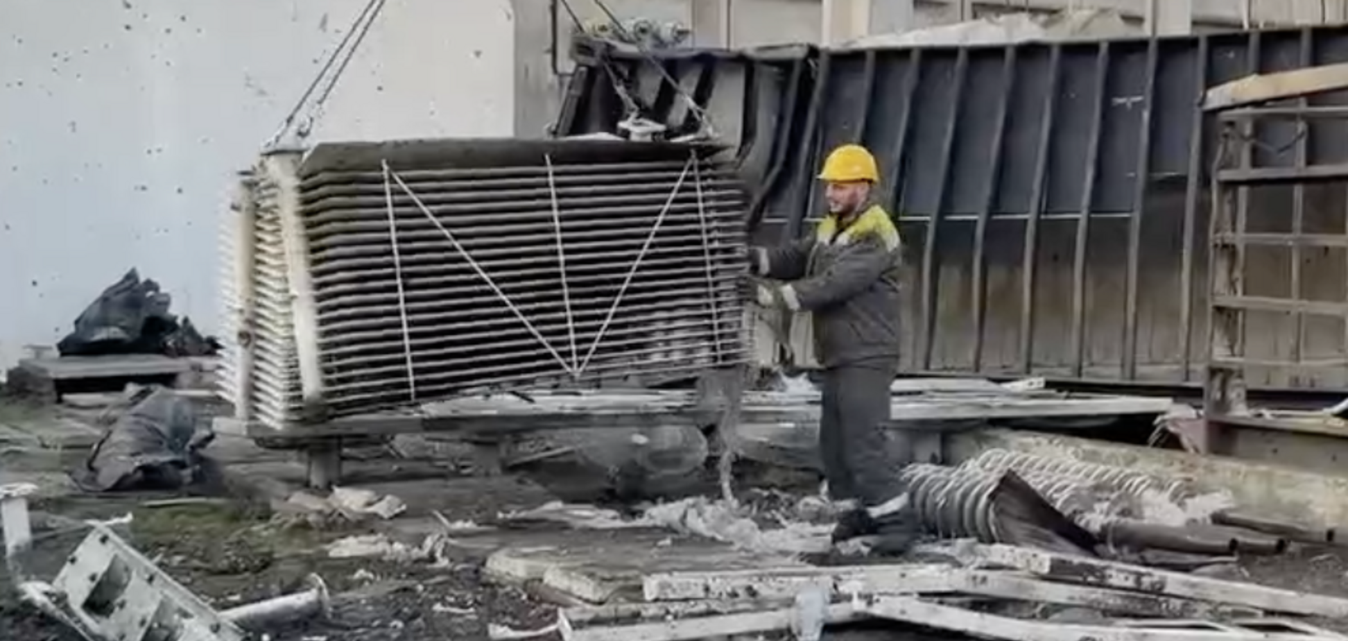 Сплошные руины: как выглядит разрушенная армией России подстанция ДТЭК в Одесской области. Видео