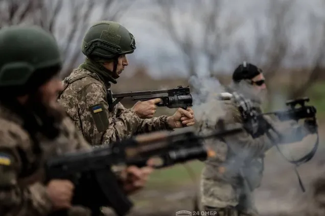 Обвал фронту РФ неминучий, на ворога чекає 'міцний горішок' на Донбасі. Інтерв'ю з Селезньовим