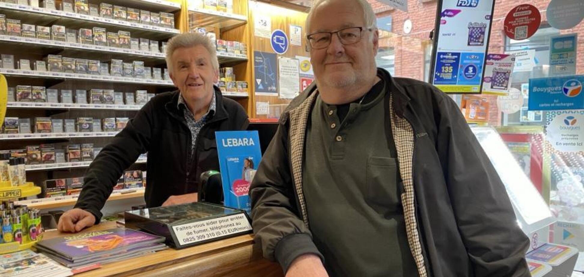 Чоловік, який виграв джекпот в лотереї живе в соціальному житлі