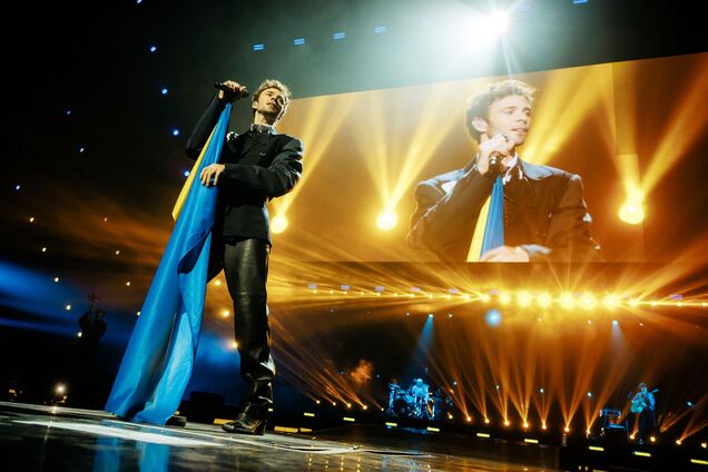 Справжні зірки сяють попри блекаути: чому соцмережі досі обговорюють концерт Макса Барських у Києві