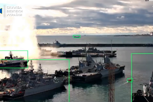 Был носителем крылатых ракет 'Калибр': СБУ поразила российскую подводную лодку в Новороссийске. Видео