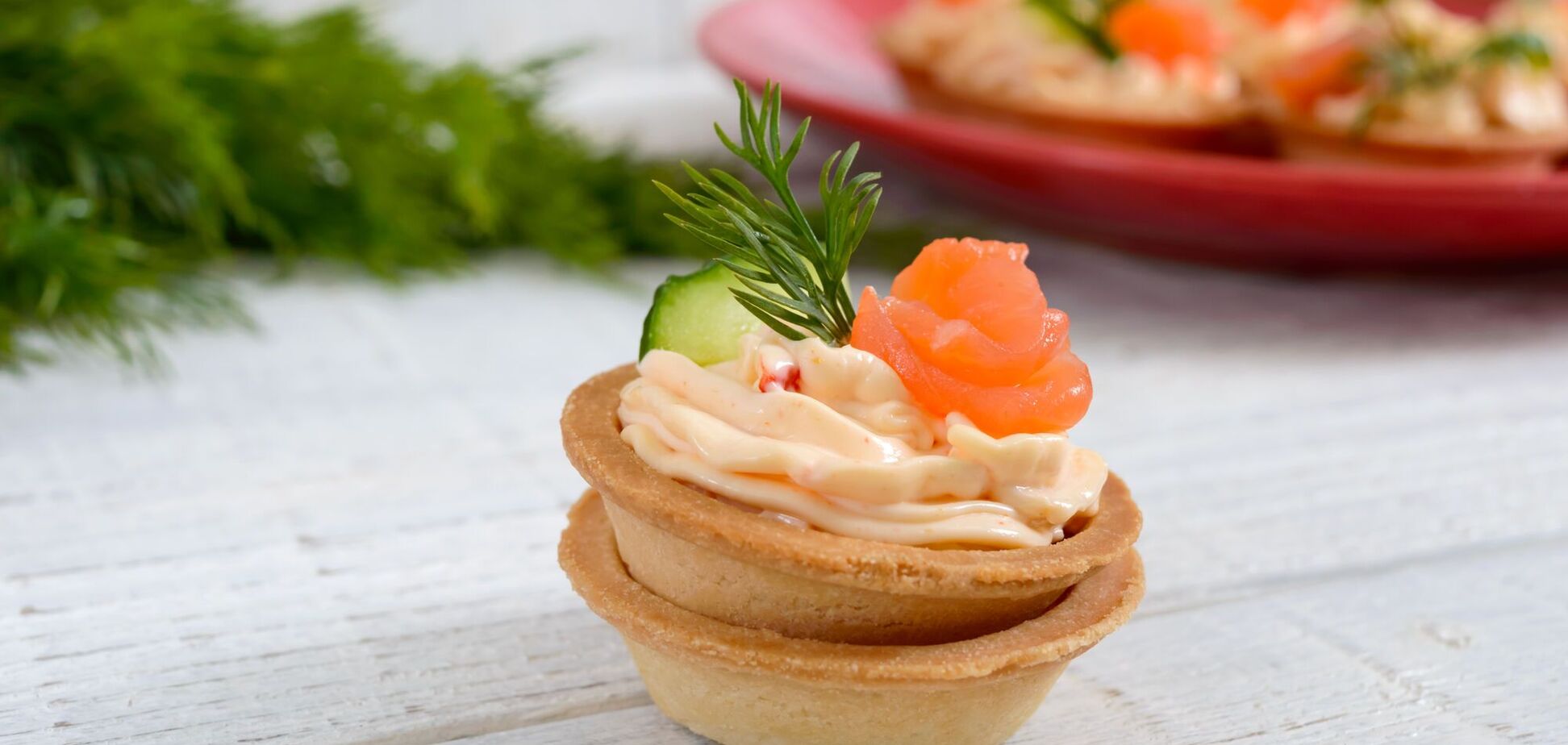 Изысканные тарталетки с красной рыбой на Новый год: делимся простым рецептом