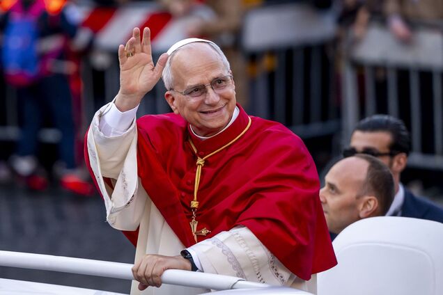 Папа Римський став одним із найстильніших людей 2025 року: топ-5 образів Лева XIV, які вразили журнал Vogue