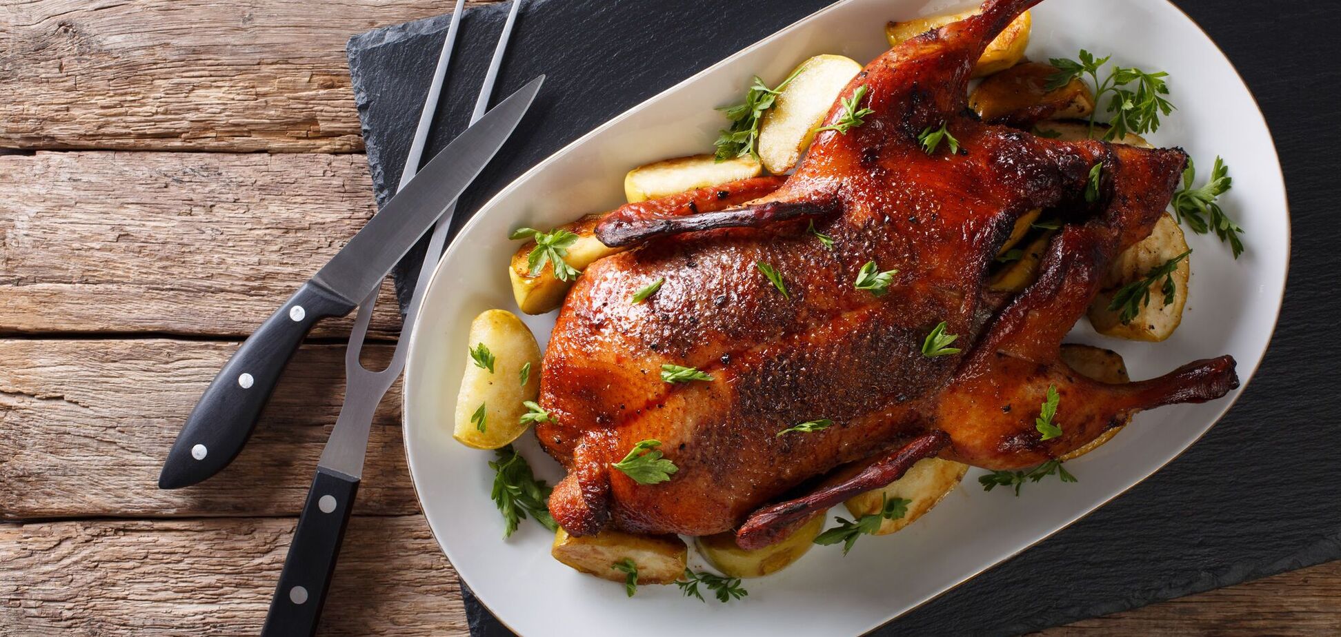 Утка в духовке, как из печи: делимся рецептом на праздники