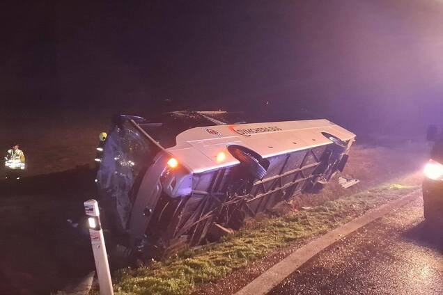 У Словаччині перекинувся автобус з українцями: є постраждалі. Фото