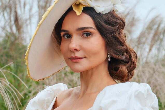 'Это был страшный период'. 43-летняя актриса Елена Лавренюк рассказала об ужасной ошибке косметолога, которая изуродовала ее лицо