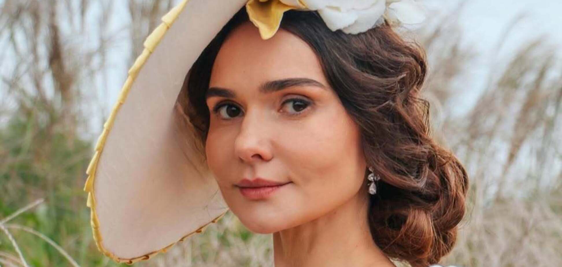 'Это был страшный период'. 43-летняя актриса Елена Лавренюк рассказала об ужасной ошибке косметолога, которая изуродовала ее лицо