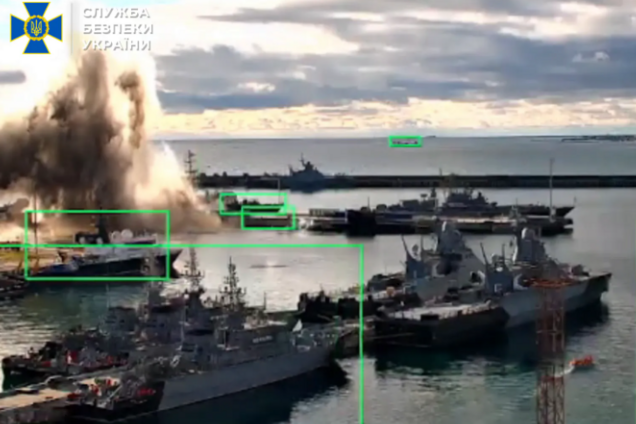 Ранок настав – мінус НПЗ і нафтобаза. І нові подробиці після атаки на підводний човен