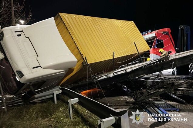 На Ривненщине произошло ДТП с участием четырех авто: есть пострадавшие. Фото