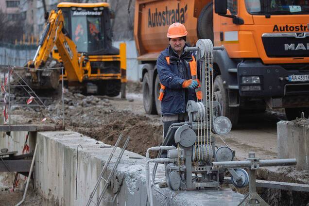 Роботи ведуться цілодобово: Кличко показав будівництво метро на Виноградар