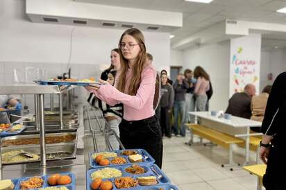 Фабрика-кухня з Бучі назвала страву, яку прибрала зі шкільного меню: діти категорично відмовлялися їсти