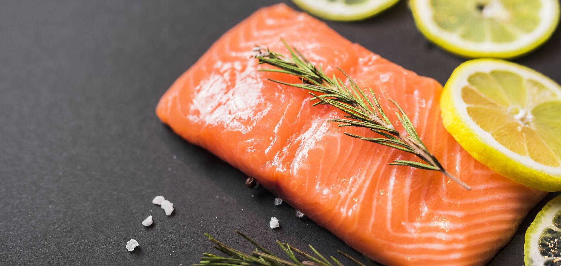 Как приготовить лосось в духовке, чтобы был сочным: один секрет