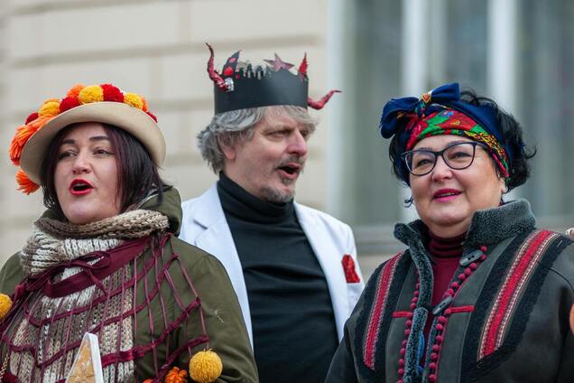 Колядки 'с перчинкой' для взрослых: смешные и оригинальные