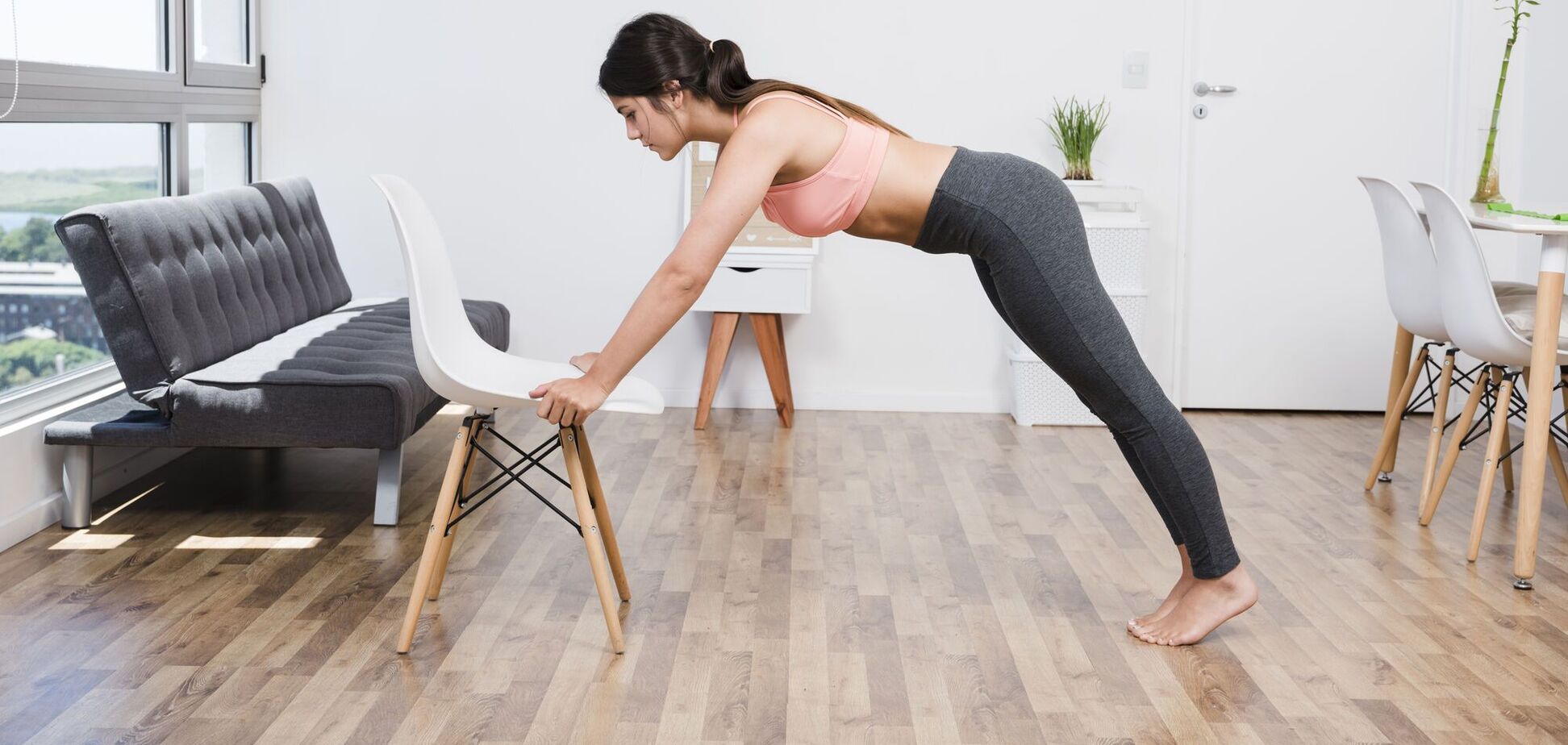 5 упражнений на стуле, которые помогут подтянуть руки после 50 лет. Видео