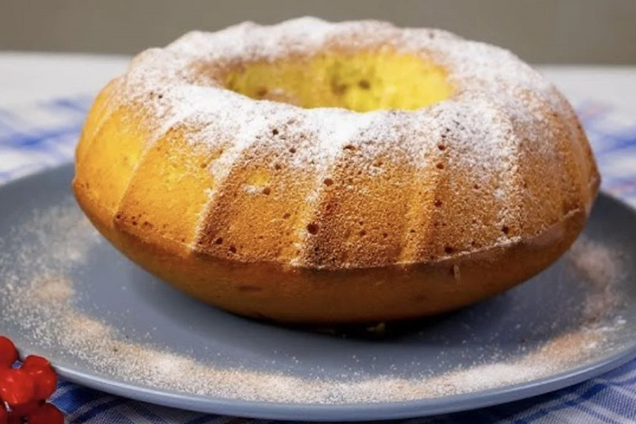 Пухкий та ароматний кекс з апельсинами: як приготувати атмосферну домашню випічку