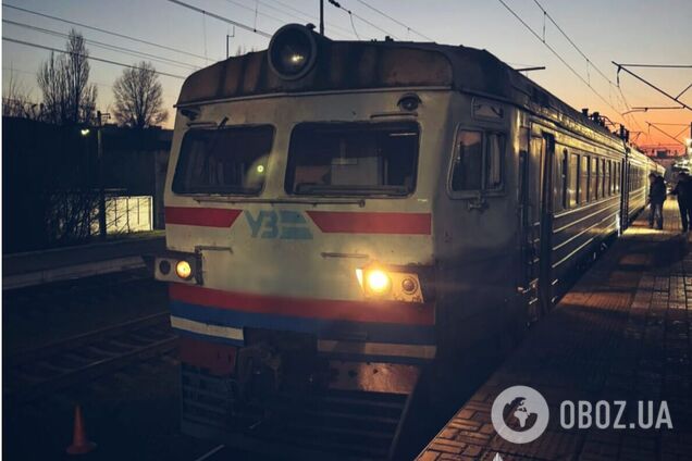 Под Киевом поезд сбил насмерть 17-летнего парня. Подробности трагедии