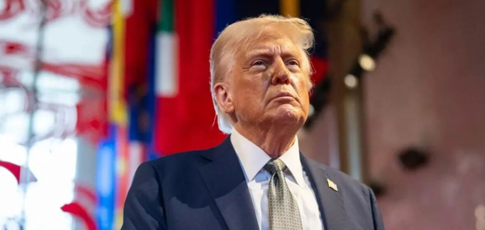 Трамп заявил, что не исключает войны с
Венесуэлой