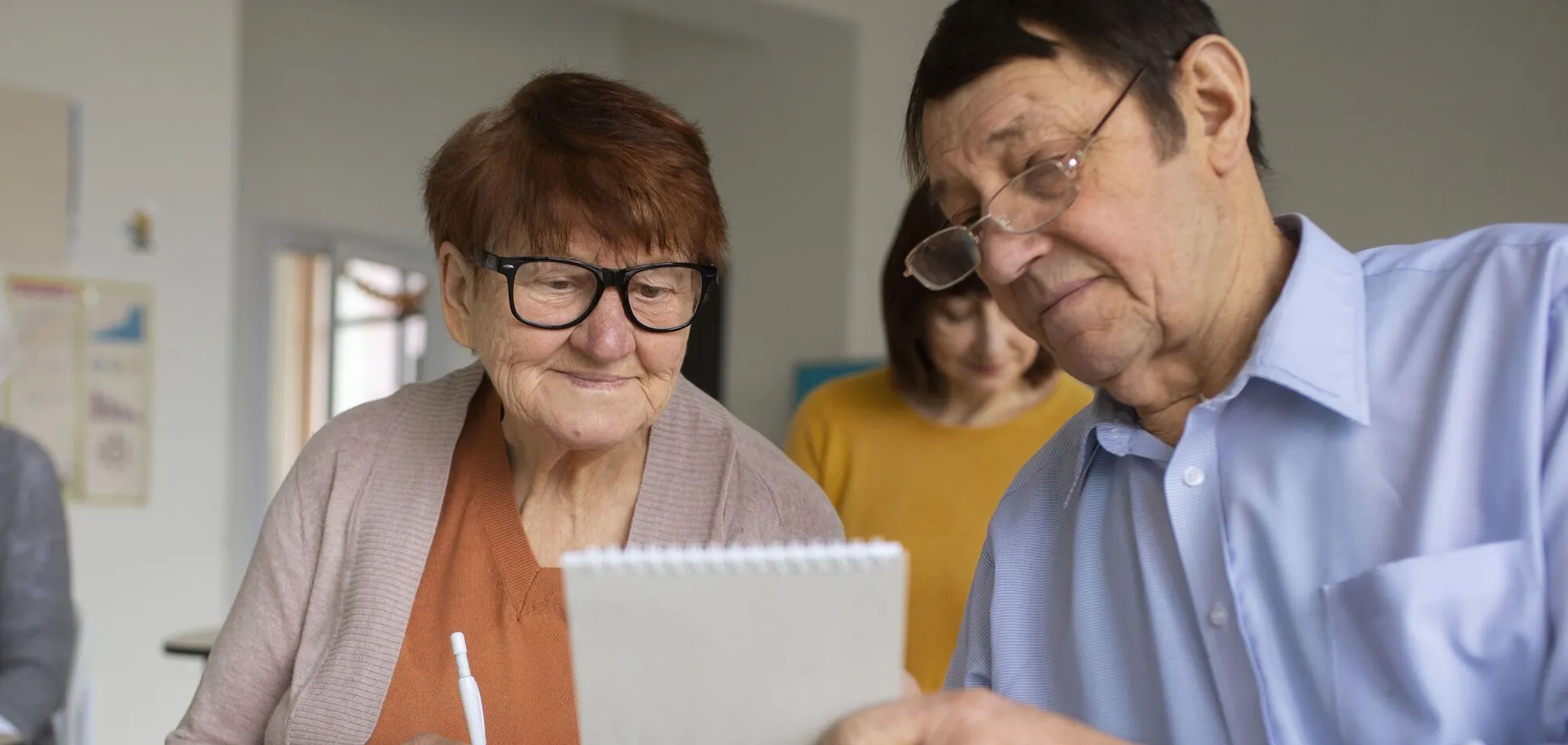 Пенсионеры. Иллюстрация