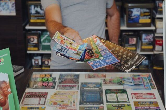 Лотерейні квитки. Ілюстрація