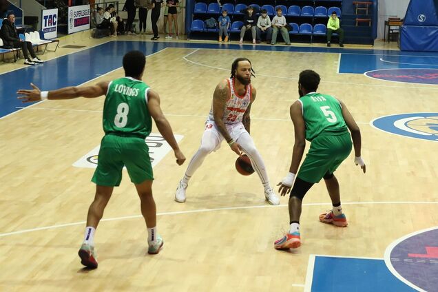 'Кривбасс' победил 'Запорожье' в Суперлиге Favbet