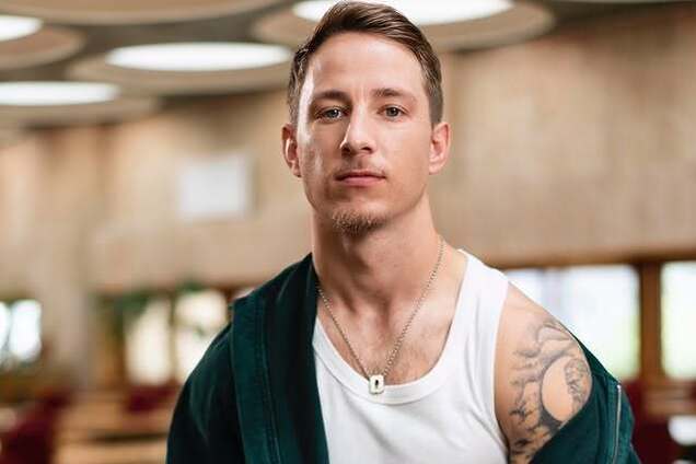 Олександр 'Терен' вперше розповів про свої романтичні стосунки і пояснив, чому не розкриває ім'я коханої. Фото пари