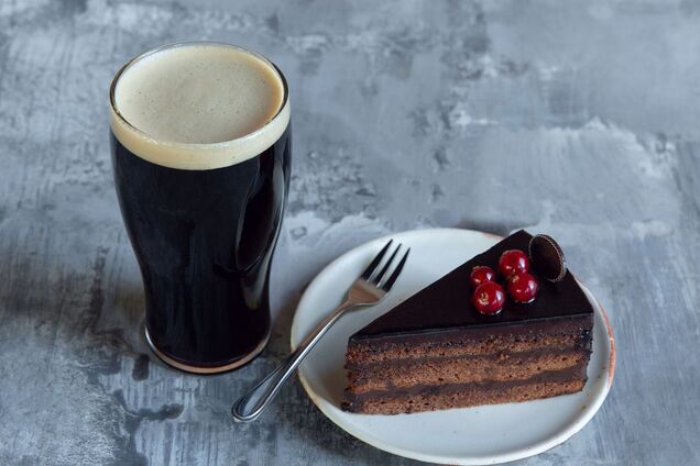 Торт з тіста на пиві: як готується популярний торт 'Гіннес' з оригінальним інгредієнтом