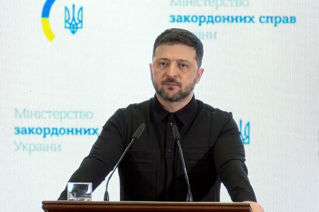 'Ми працюємо командно': Зеленський сказав, чи планує змінюватиме очільника МЗС