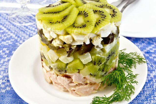 Смачний майонезний салат з ківі: як приготувати святкову страву