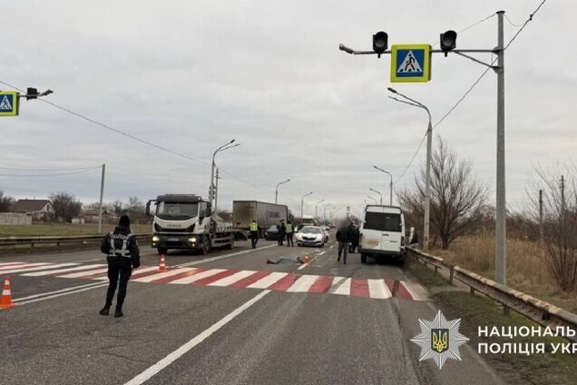 Сбило такси, а потом наехали еще два авто: в Днепре женщина погибла в ужасном ДТП. Фото
