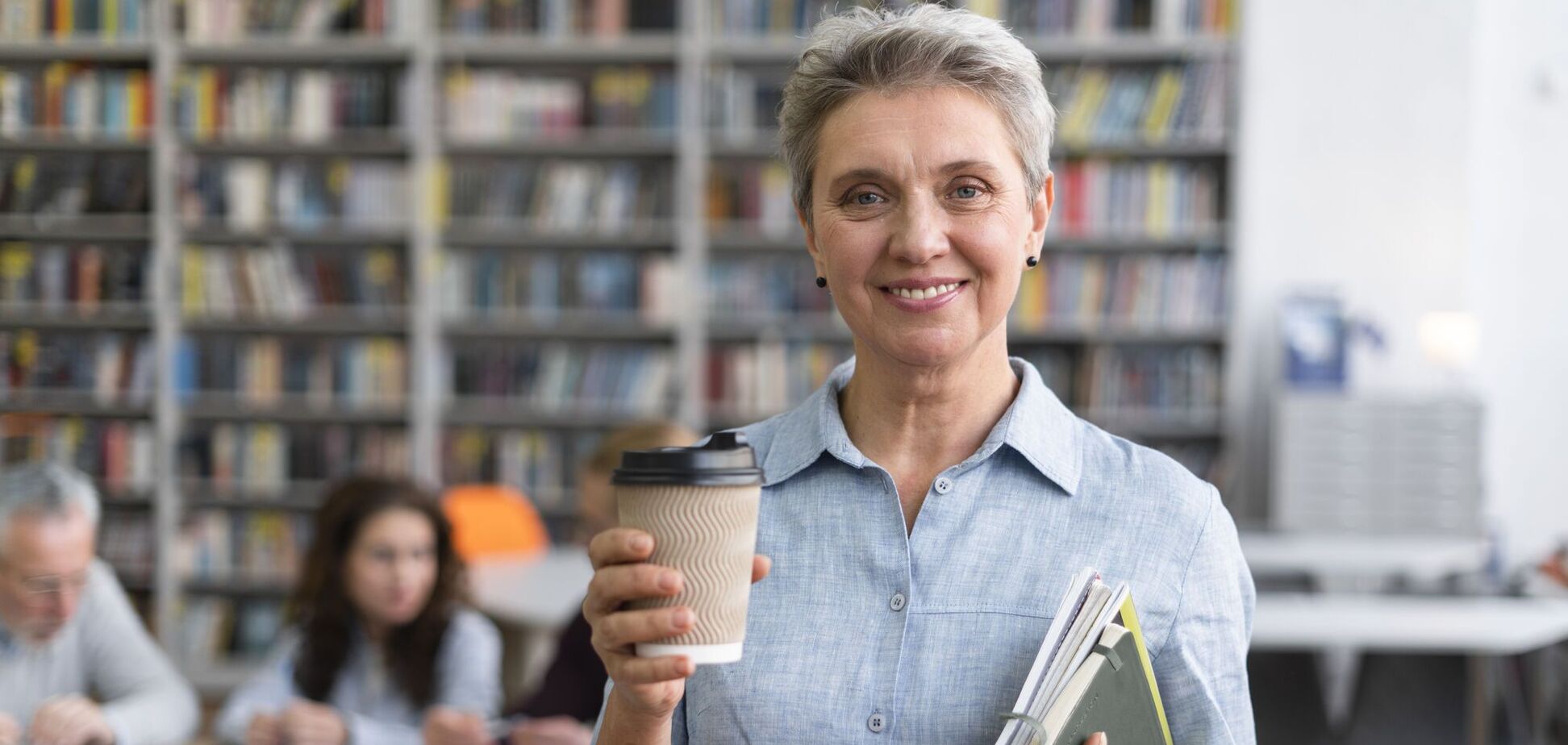 Имеет ли право учитель выйти из школы выпить кофе в кафе, если есть 'окно'? Сеть всколыхнула дискуссия