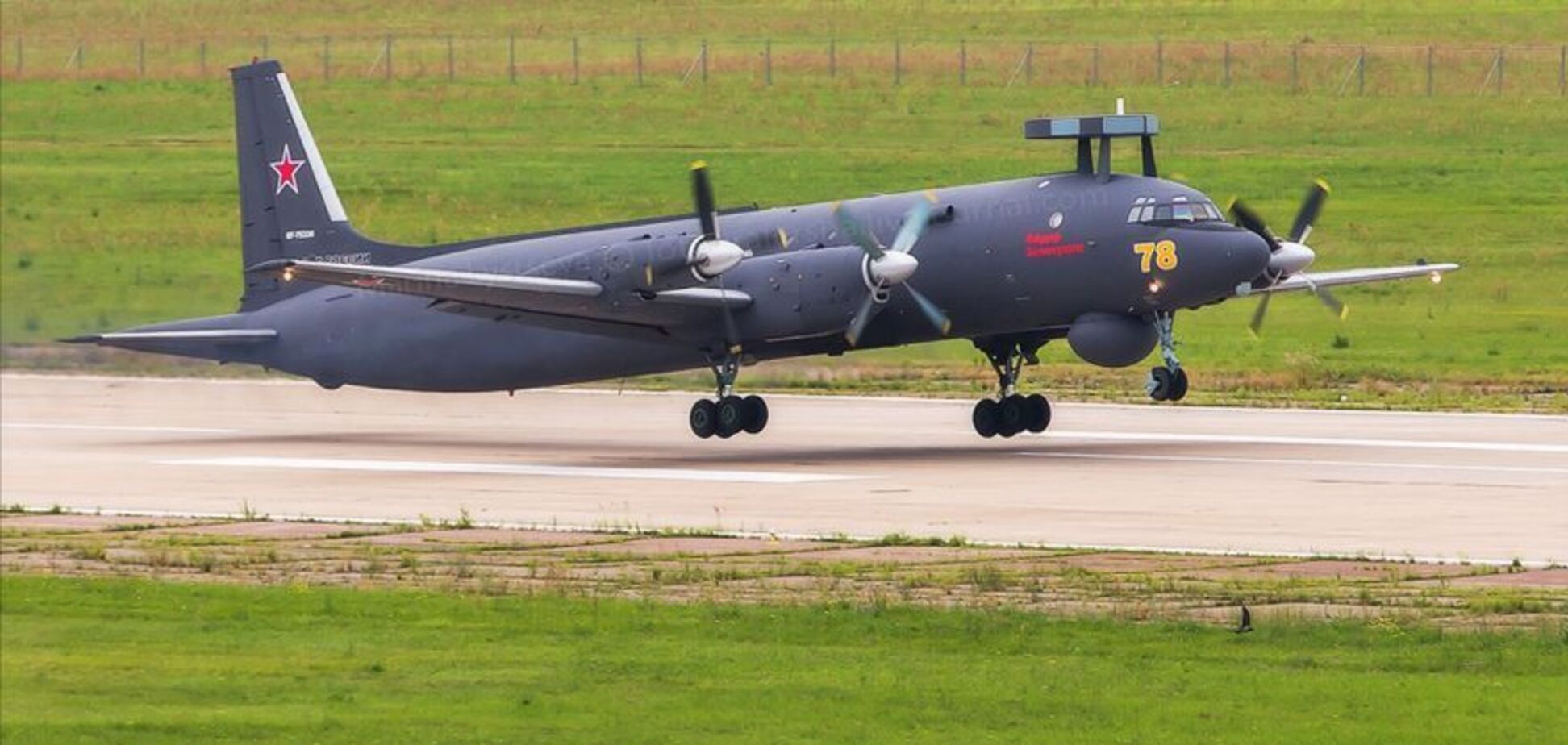 Мог препятствовать уничтожению субмарины: СБУ поразила морской самолет-разведчик Ил-38Н в Новороссийске. Видео