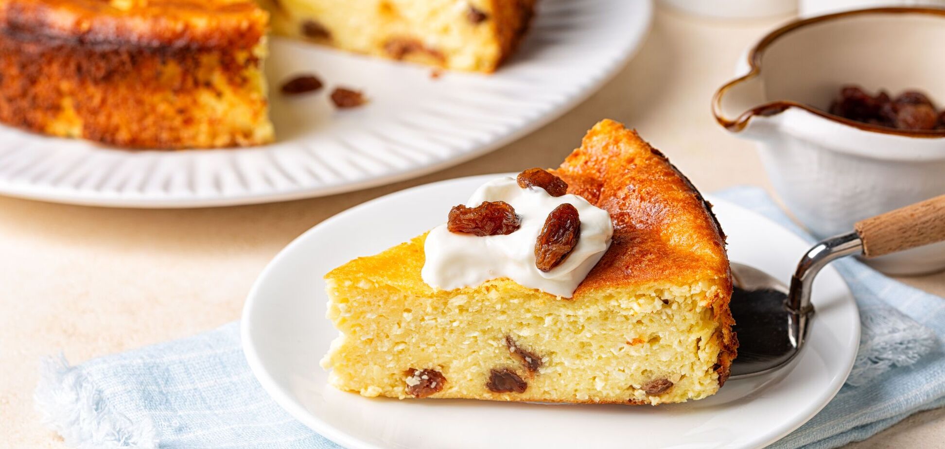 Домашний сметанник к чаю за считанные минуты: делимся рецептом домашней выпечки