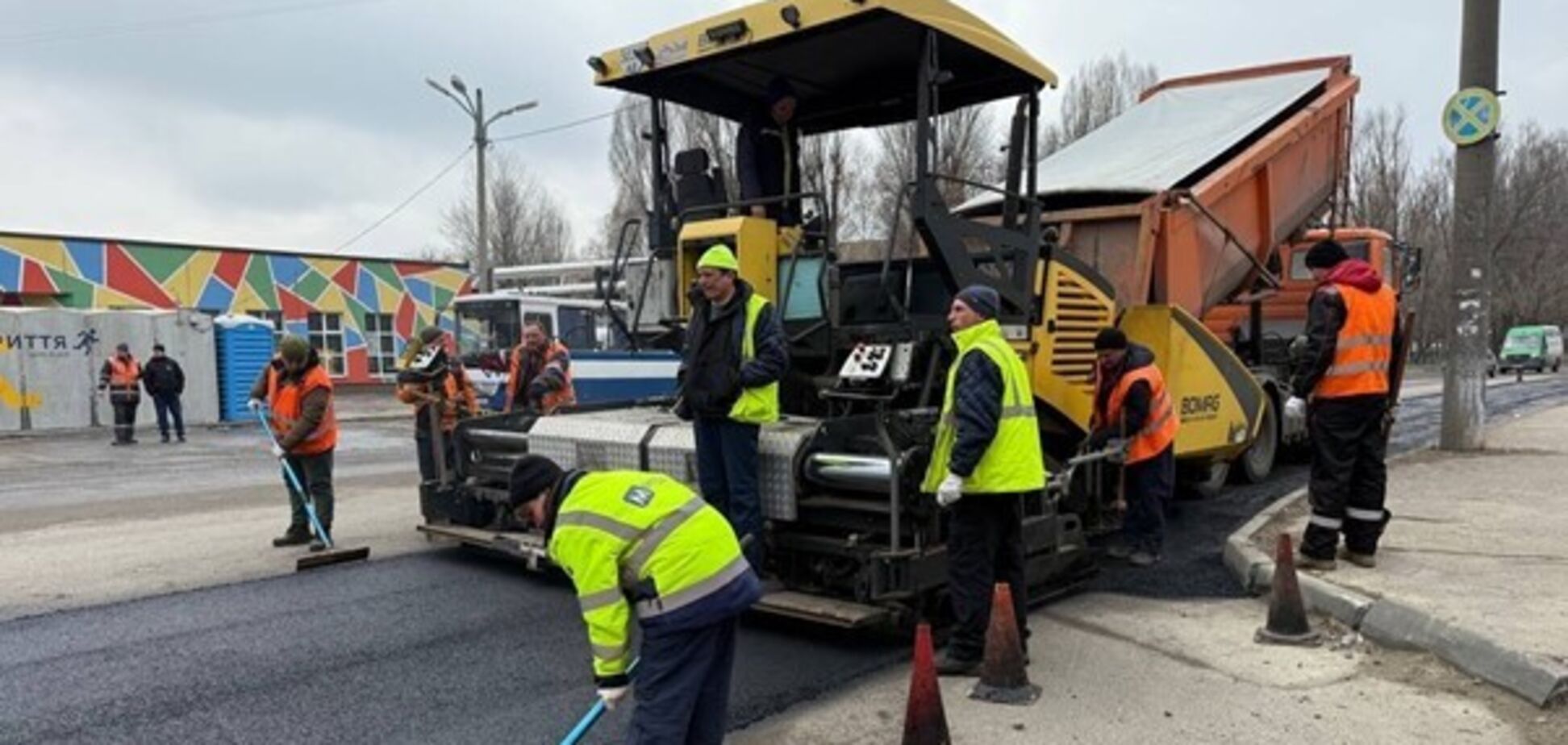 В Днепре отремонтировали более 300 дорожных объектов: итоги за 2025 год