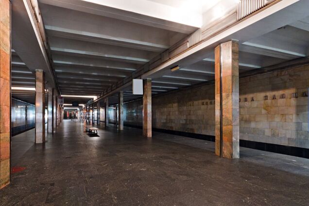 В Киеве мужчина устроил драку в метро и ранил ножом двух пассажиров: его задержали. Фото