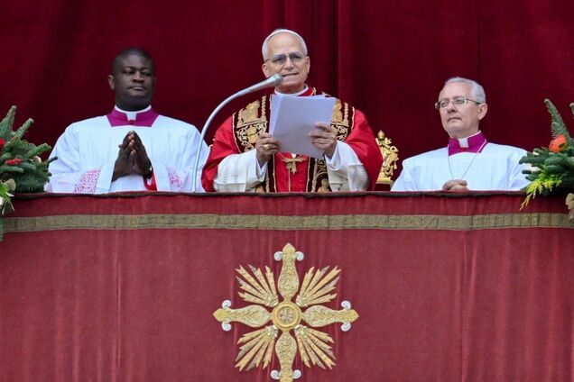 'Нехай вщухне гуркіт зброї': Папа Римський у різдвяному привітанні закликав молитись за український народ