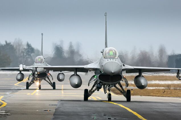 Польские истребители перехватили российский самолет-разведчик: что известно