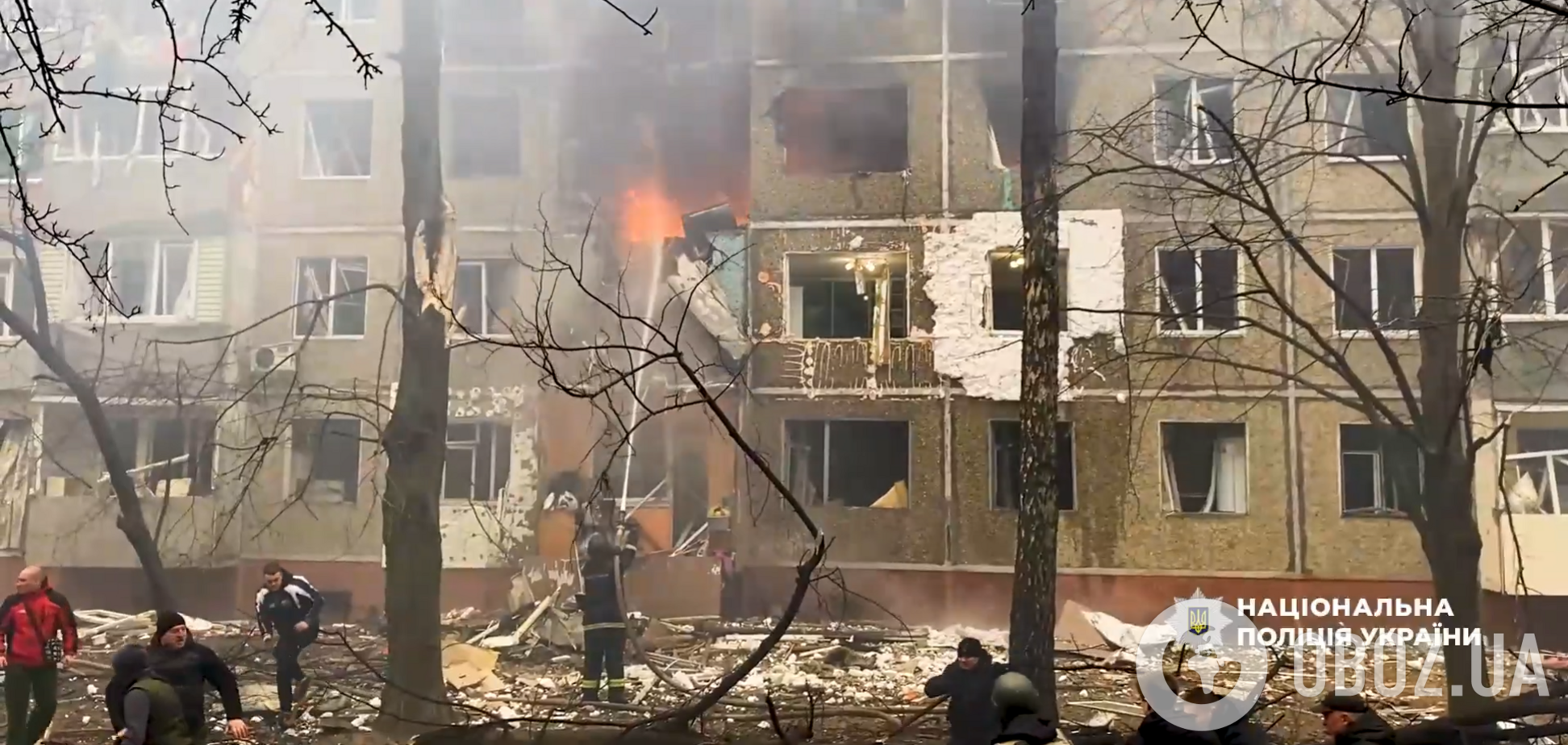 Первые минуты – самые сложные: в полиции показали кадры с бодикамер патрульных Чернигова сразу после обстрела. Фото и видео