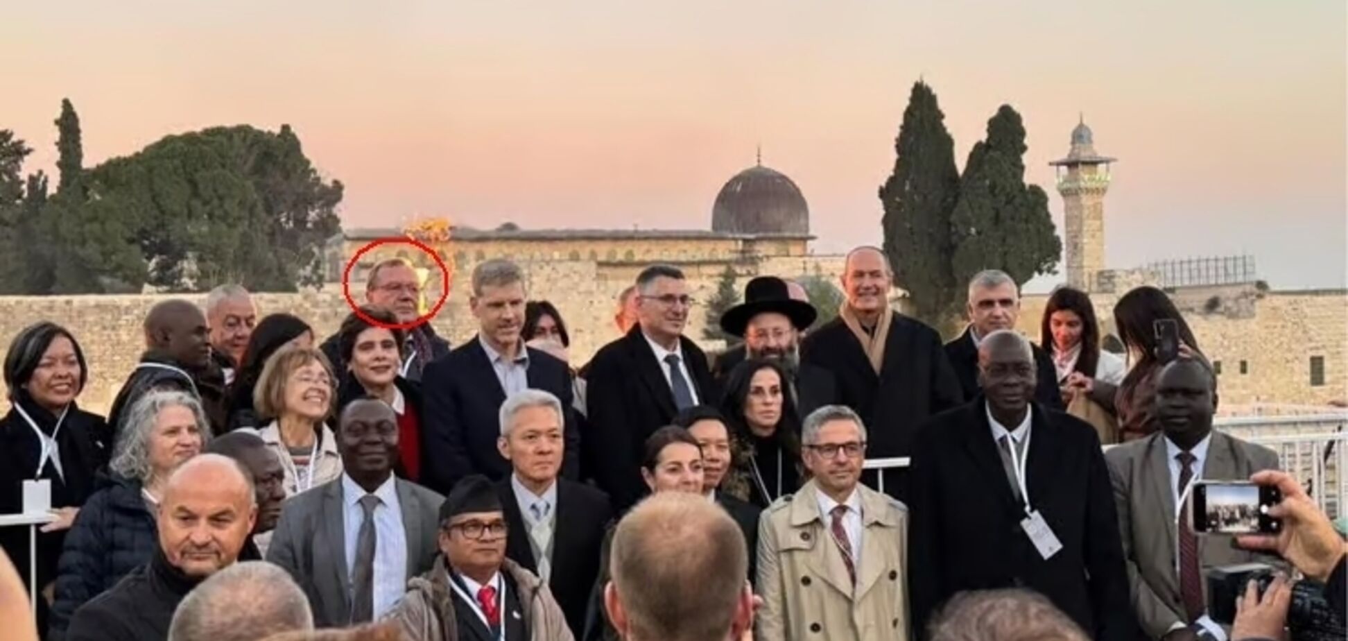 Зачем Украина демонстративно отказалась от участия в панихиде у Стены Плача по жертвам резни?