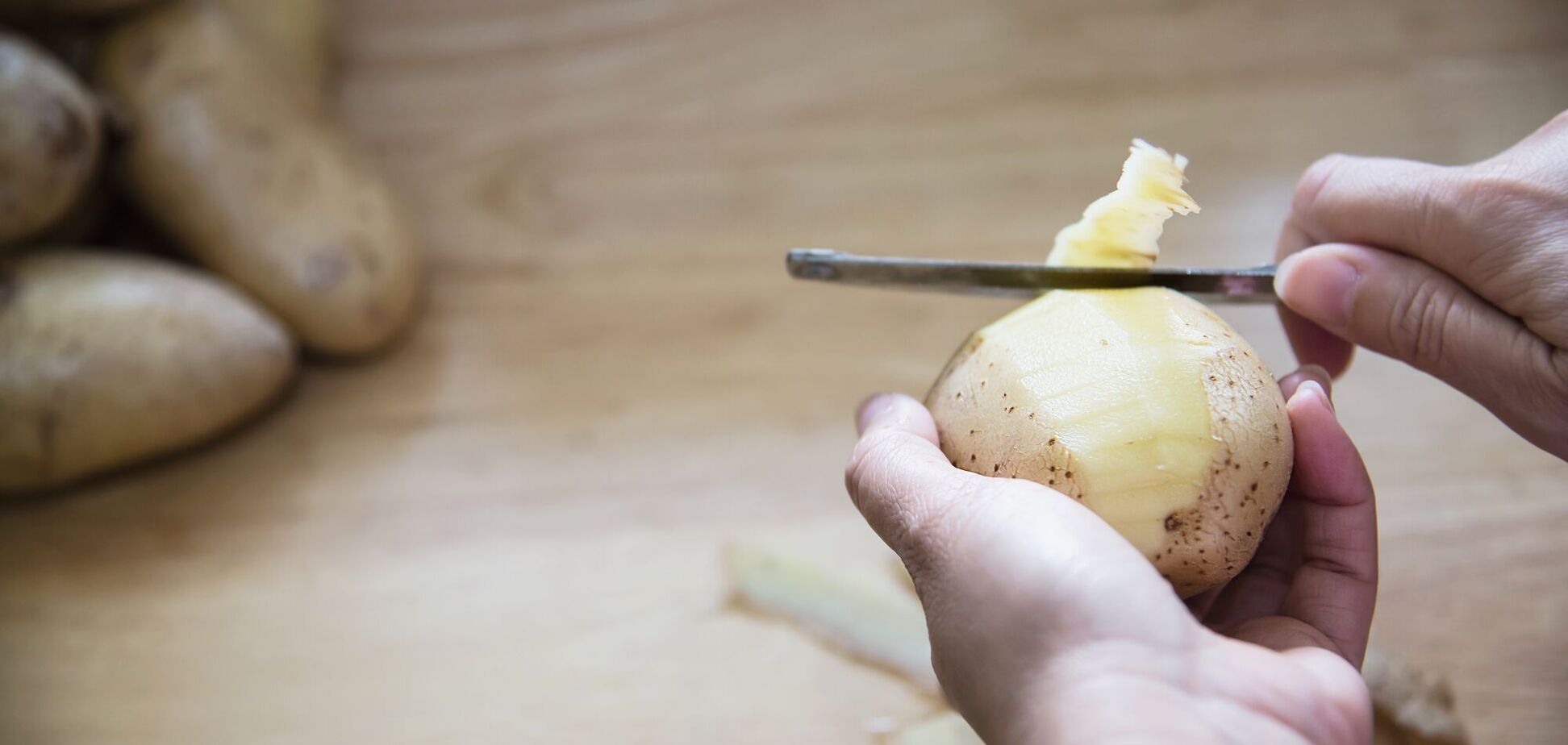 Як почистити картоплю за лічені хвилини: дуже простий лайфхак