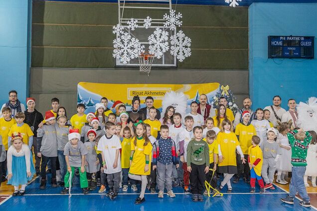 'Для детей создали магию': Злата Огневич и Никита Алексеев посетили 'Веселые старты. Новогодние приключения Котигорошка', организованные Фондом Рината Ахметова