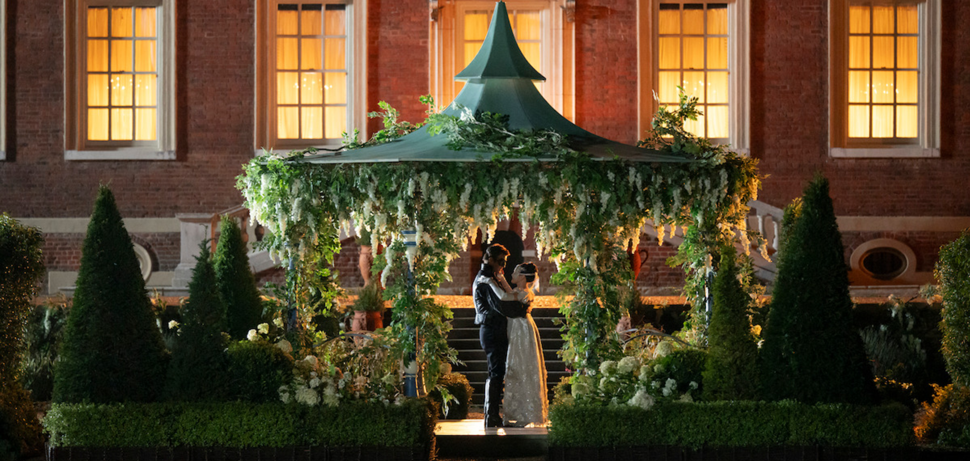 Любовь и новые интриги: вышел трейлер нового сезона 'Бриджертонов'