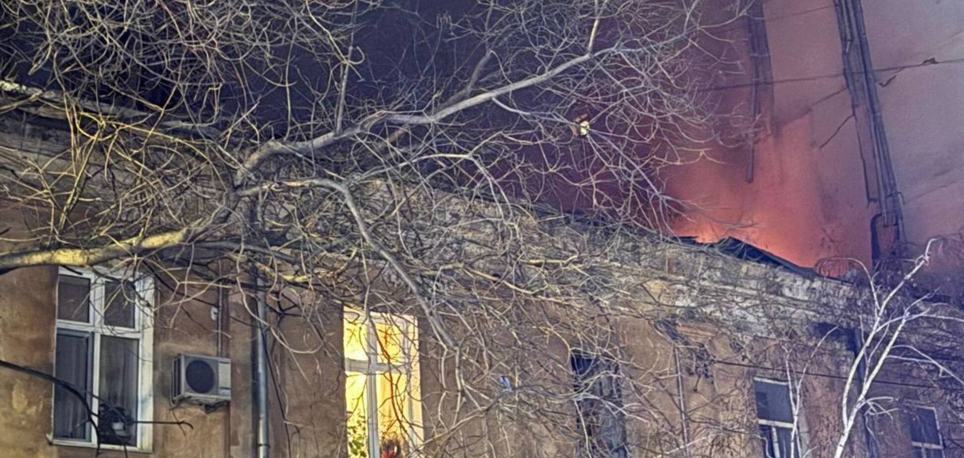 Россия атаковала Одессу: дрон попал в дом, вспыхнул пожар. Фото