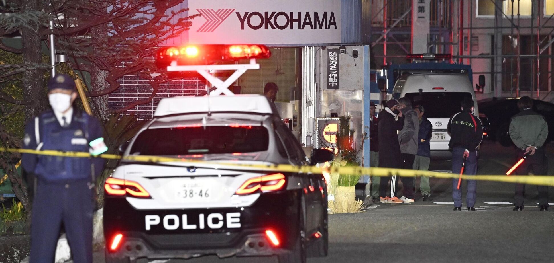 На шинном заводе в Японии мужчина напал с ножом и химическим веществом на коллег: пострадали 15 человек