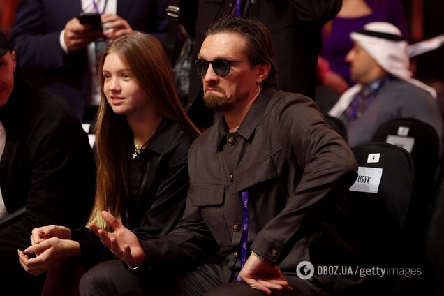 Усик приїхав на бій в Ер-Ріяд зі старшою донькою. Який зараз вигляд має доросла Ліза. Фото